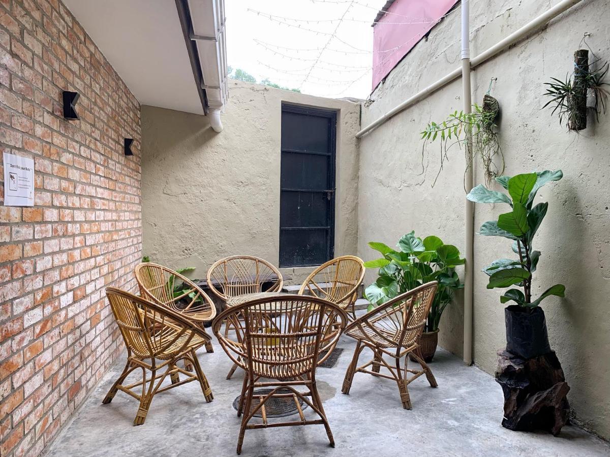 A Pousada Hornbill'S Nest Kuching Exterior foto